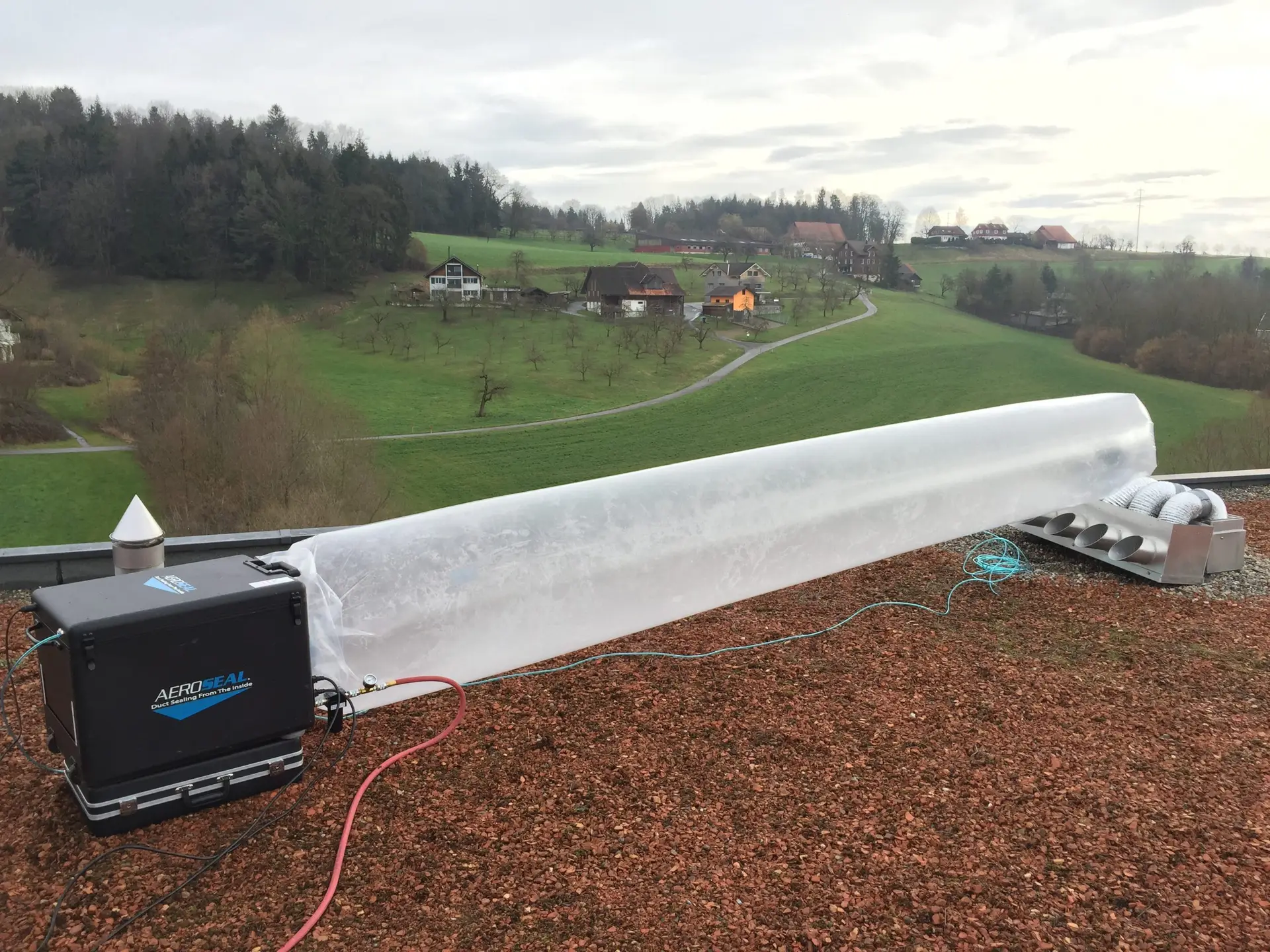 AeroSeal-Einsatz auf dem Gebäudedach